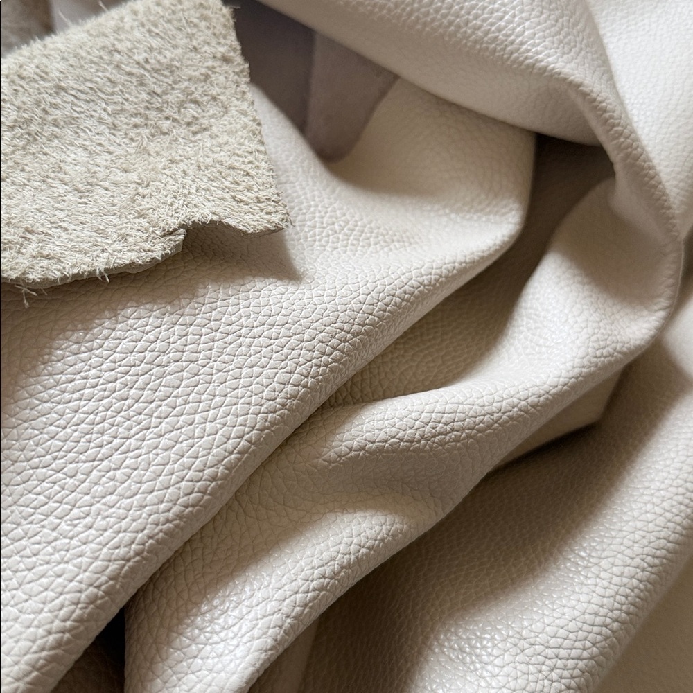 Tan Pebbled Leather large cutting color off white